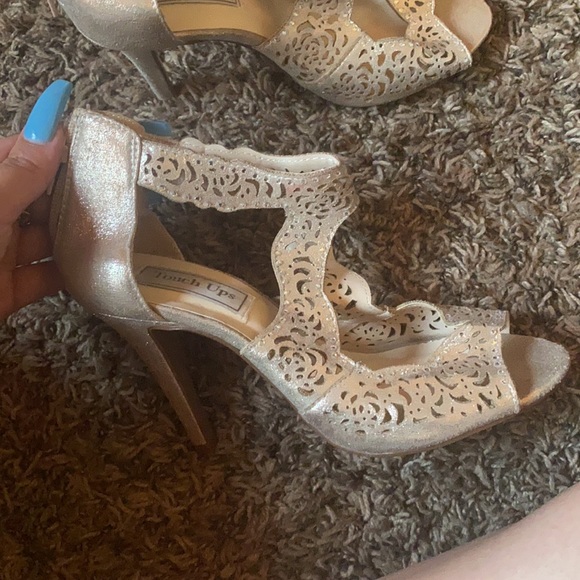 Heels - Picture 2 of 3